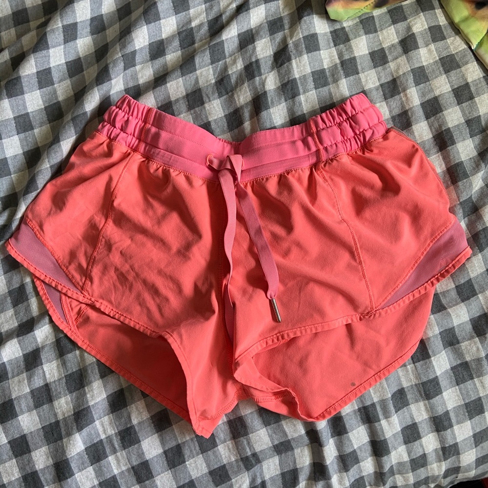 Hot pink lululemon hotty hot shorts
